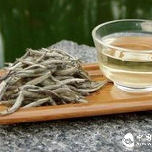 Boil a pot of aged white tea late at night to cool down and reduce internal heat