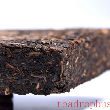 How Long Should Raw Pu-er Be Stored Before Drinking?
