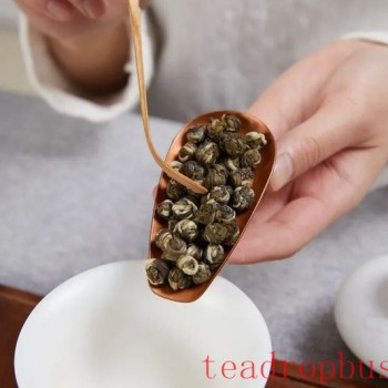 Why do tea drinkers have such a special aura?