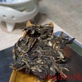Puer Tea Cake Preparation and Brewing Tips