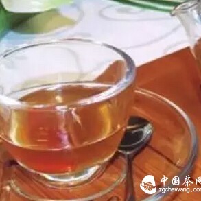What are the classifications of Anhua dark tea, and what are their differences?