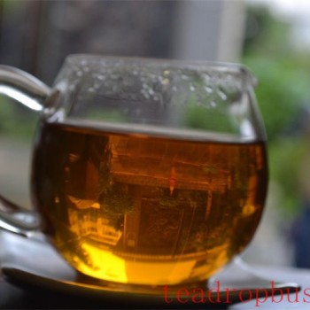 A Courtyard for Tea, A Pot of Serenity