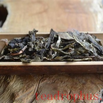 What are the steps for brewing Pu-er tea?