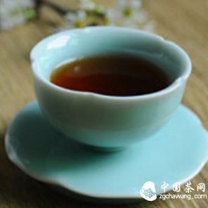 Green Tea with White Porcelain: All about Graceful Elegance