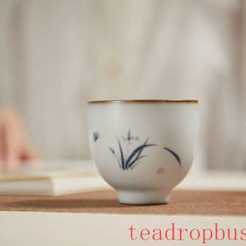 Why do some people make so much noise when they drink tea?