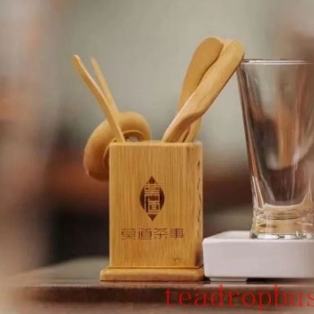 The Philosophy of Life in a Cup of Tea: Seeking the True Self in Simplicity