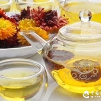 Flower Tea Pairing Has Its Nuances: Cold and Warm Natures Should Be Separated