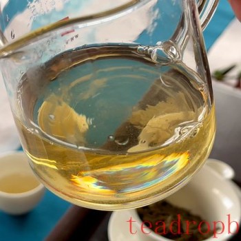 Benefits and Drawbacks of Drinking Tea in Summer