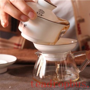 The Correct Way to Drink 10-Year-Aged Ripe Pu-er Tea