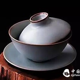 What is the minimum number of tea utensils needed to brew Pu-erh tea?