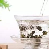 Does Tea Brewed with Stems Have More Aroma?