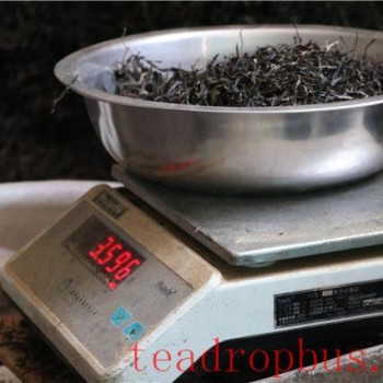 How is Pu-er Tea Made into Cakes? It-s Not Just by Stone Mill!
