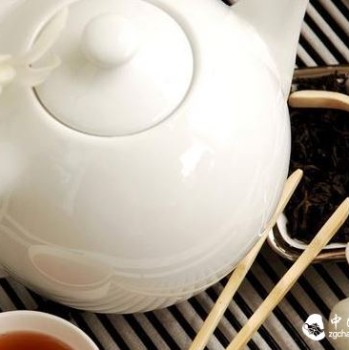 Don-t Mix Up Your Pottery and Porcelain When Drinking Tea!