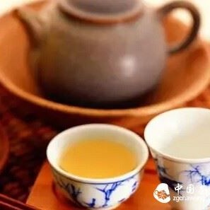 There is a way to tea, and there is also a way to teaware.