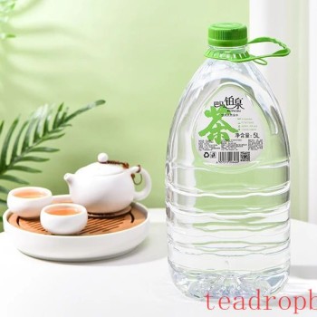 The Wonderful Experience of Brewing Tea with Iced Mineral Water