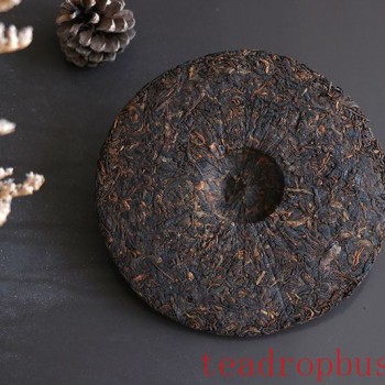 How to Distinguish Between Raw and Ripe Pu-er Tea