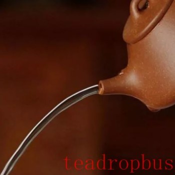 Selecting a Purple Clay Teapot: What Makes Good Spout Drainage?