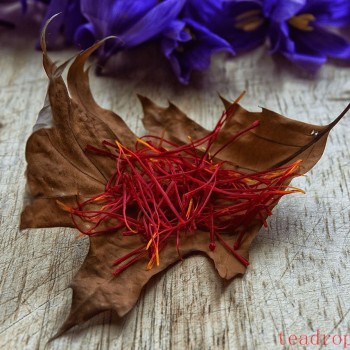 The Amazing Benefits and Precautions of Saffron Tea