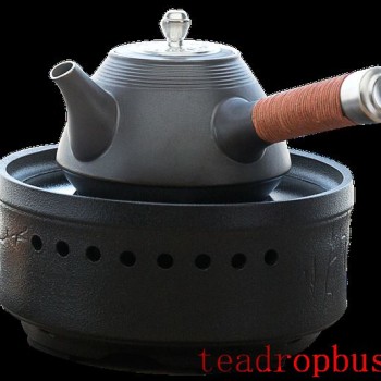 How did ancient people brew tea with continuously boiling water?