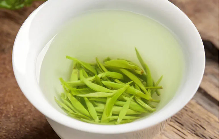 Wufeng County convenes a meeting to consolidate and expand the achievements of poverty alleviation, effectively connect with rural revitalization, and advance the high-quality development of the county-s tea industry