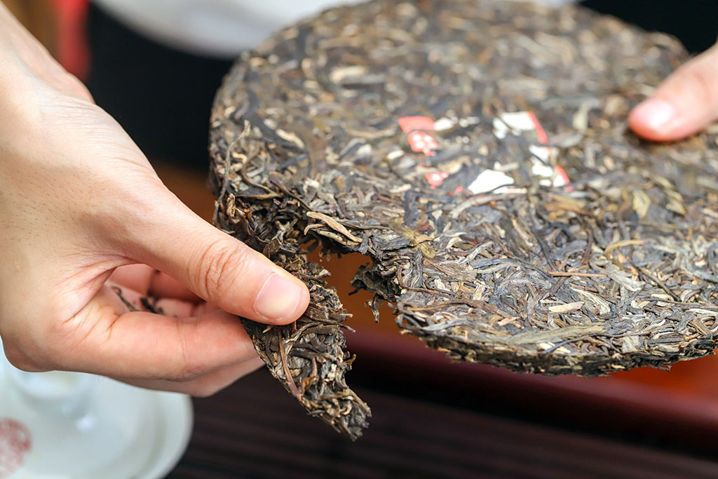 Tired of drinking the same kind of tea? What happens when you brew different teas together?