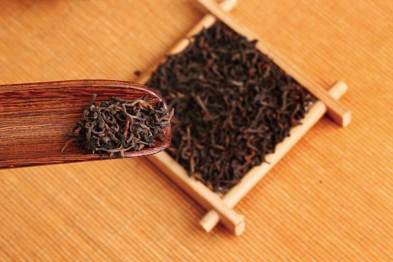 The Spirit of the Third Plenary Session of the 20th CPC Central Committee Elicits Strong Reactions at the County Tea Industry Development Center (Part Three)