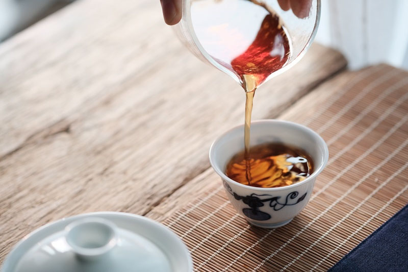 Don't rush to pour out overnight tea! You never knew it had such great uses before!