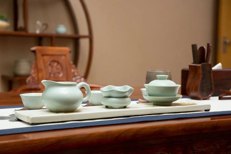 Tasting the Tea Culture in Ancient Tea Utensils