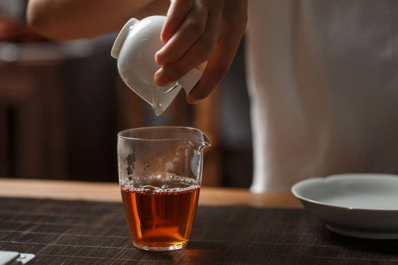 Purple Clay Trivia: When Brewing Tea, the Placement of Pot and Cups Matters!