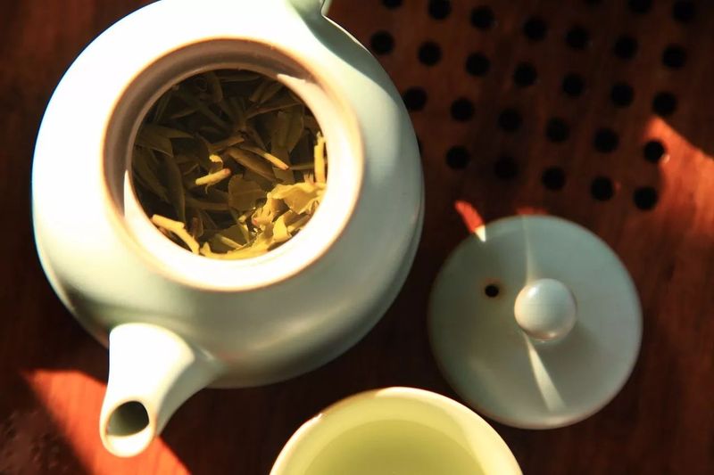 Elegant and Exquisite Tea Wares