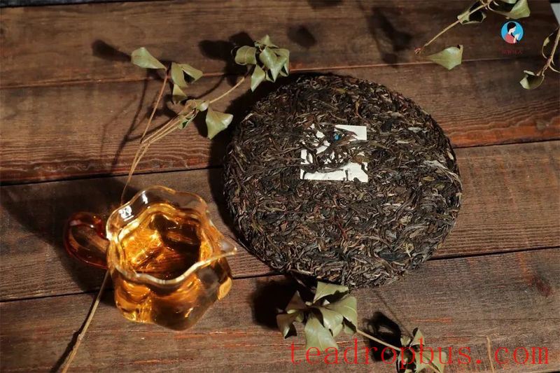 Why do people store compressed Pu'er tea instead of loose leaf?-4