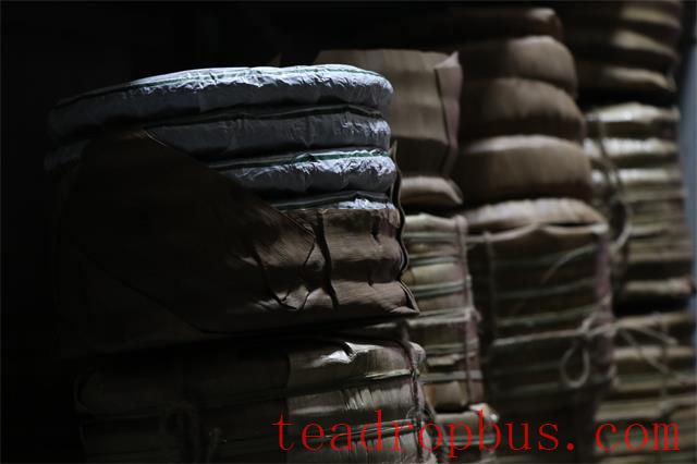 What are the Four Taboos of Storing Pu'er Tea at Home?-1