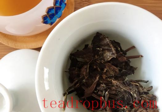The Art of Brewing White Tea Cake: A Deep Dive into the Necessity of Waking the Tea-2