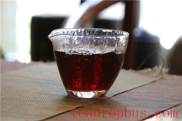 Is Ripened Pu'er Tea Worth Long-Term Storage?-3