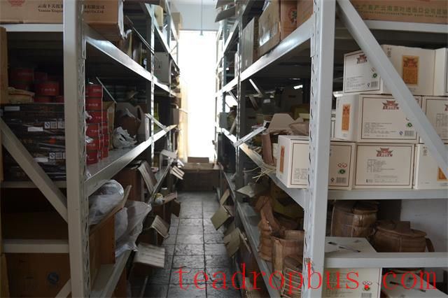 How to Store Pu'er Tea for Better Aging?-2