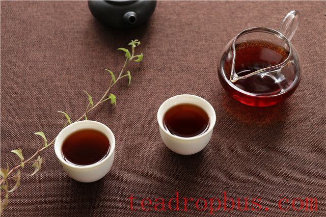 Benefits of Drinking Ripened Pu'er Tea in Summer-2