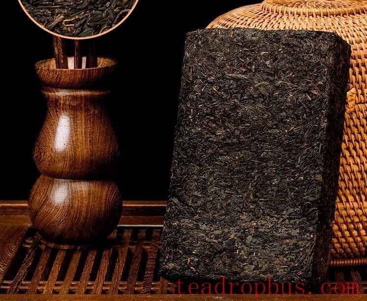 Storing Dark Tea in Spring: How to Avoid Moisture During Humid Season-3