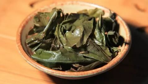 Playing with the tea leaves after drinking is the mark of a true expert!-2