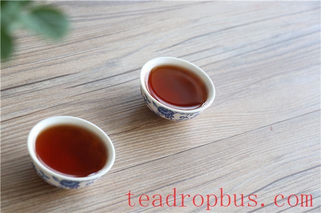 Benefits of Drinking Ripened Pu'er Tea in Summer-4