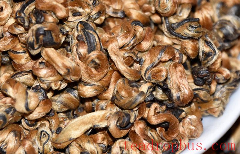 Differences Between Dian Hong Tea and Pu'er Tea-1