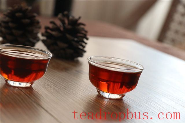 What Should the Elderly Pay Attention to When Drinking Tea?-4