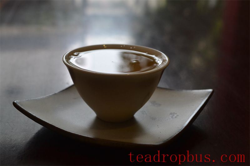 Tea Calms the Restless Heart, Drinking It Brings Composure and Grace-1