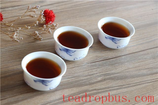 Does Drinking Pu'er Tea Harm the Stomach?-3
