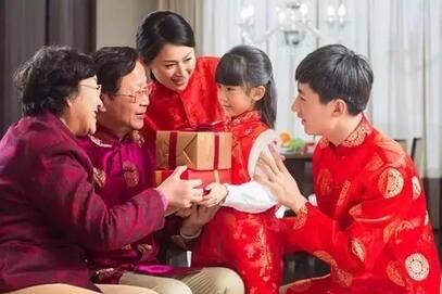 Why Give Tea as a Gift During the Spring Festival? Have You Figured It Out?-1-ChinaTeaGuru: Exploring Chinese Tea Culture and Kung Fu Tea - Tea Art, Tea Ceremony, Tea Knowledge Why Give Tea as a Gift During the Spring Festival? Have You Figured It Out?-1
