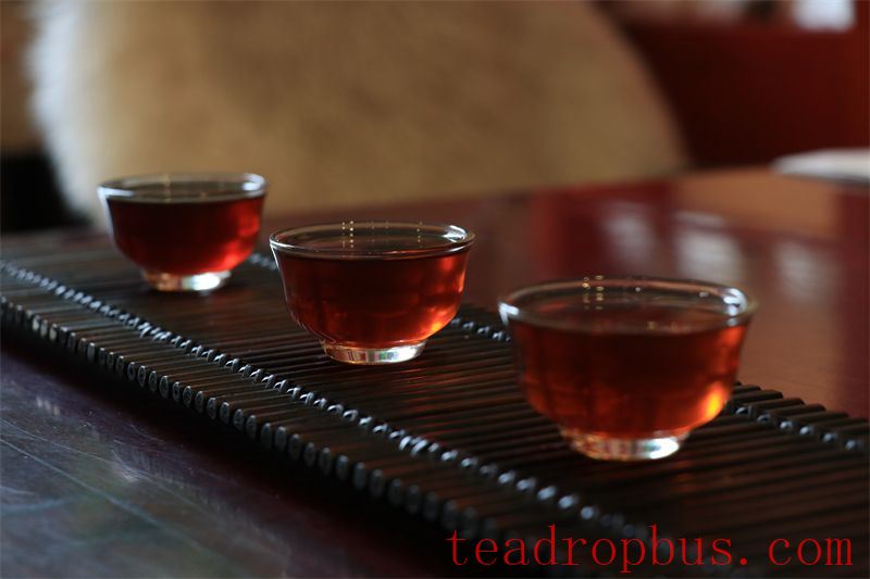 Pu'er Tea Legend: Exploring the Millennia of Sheng Pu'er and Shou Pu'er-2