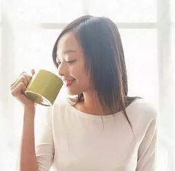 Women Drinking Tea, How Can They Not Be Selective?-4