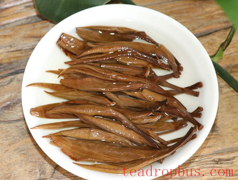 Price of Fengqing Yunnan Black Tea Golden Tips Spring Tea-4