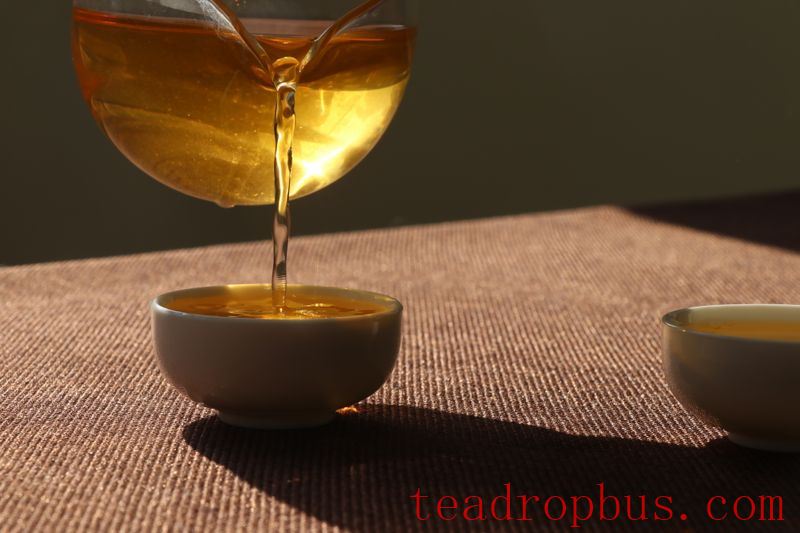 Characteristics of Kunming-Warehouse Pu'er Tea-2
