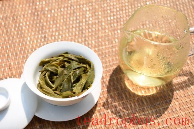 Differences Between Pre-Ming and Pre-Rain Pu'er Spring Teas-4
