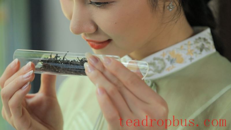 Judging Tea by Its Broth: Tasting Wuyi Rock Tea This Way!-1